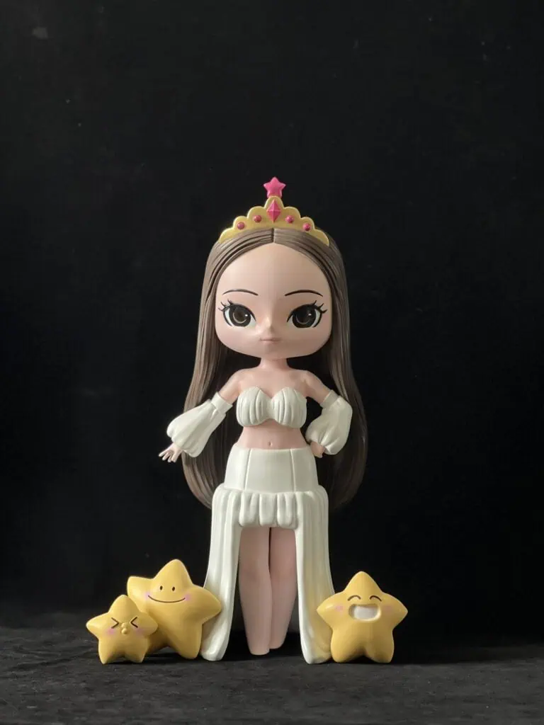 อาร์ตทอยเจ้าหญิงชุดขาวมงกุฎ ยืนบนฐานดาว งานเรซิ่นทำสีมือ รับผลิต Art Toy TKK3D