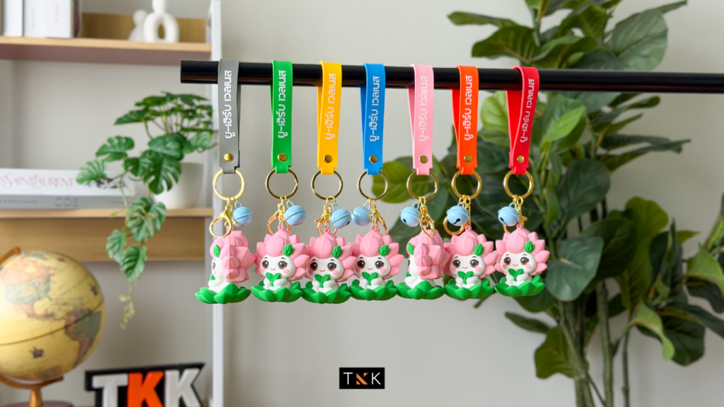 ของพรีเมียม Art Toy พวงกุญแจมาสคอตองค์กร สายคล้องหลายสี พร้อมแจกในงานบริษัท